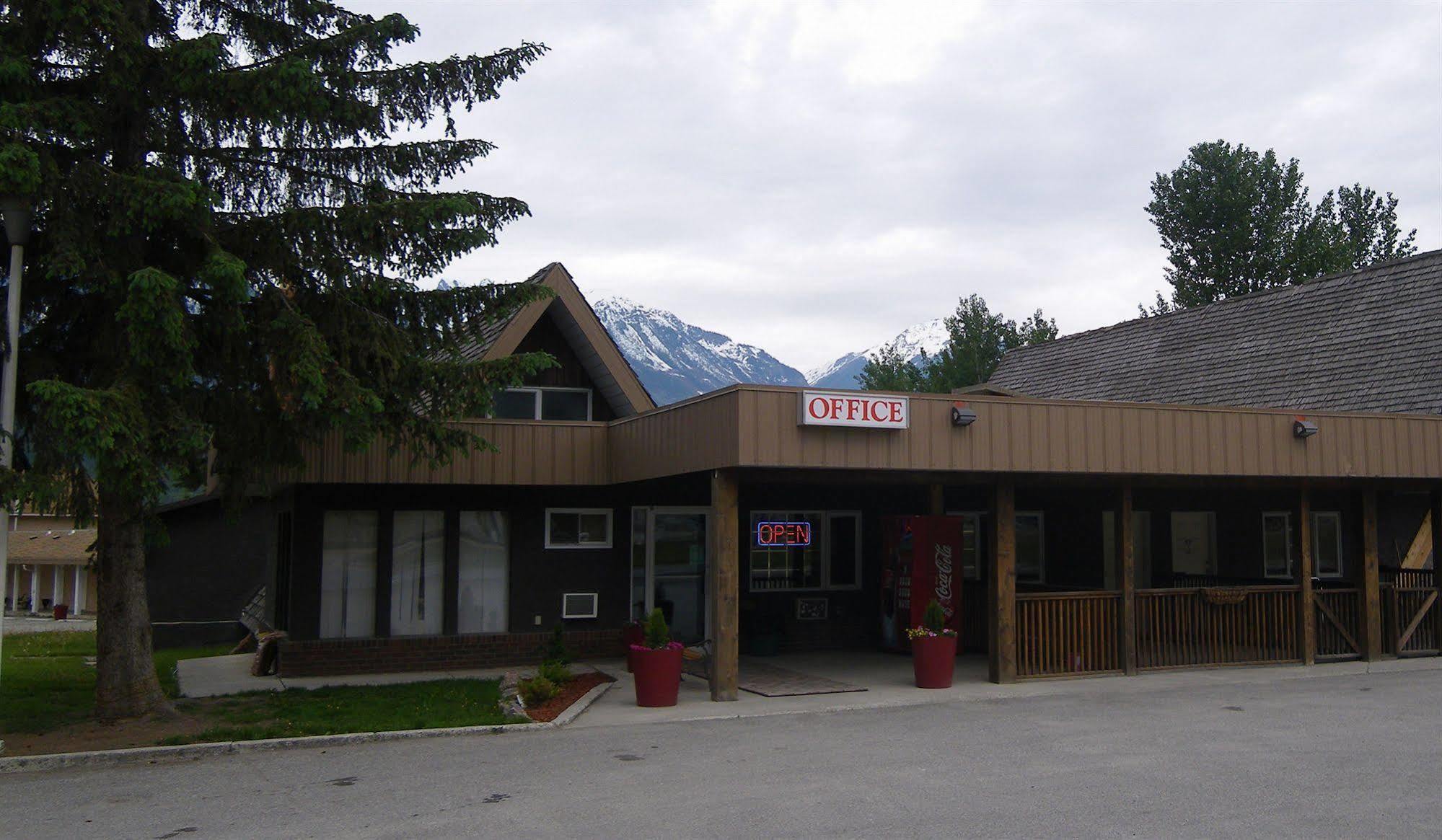 Selkirk Inn Golden Exterior foto