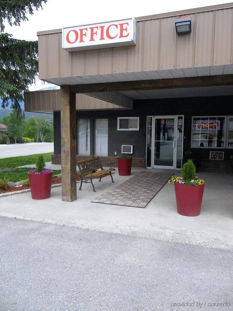 Selkirk Inn Golden Exterior foto